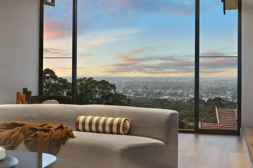 Panorama 5ਬੈੱਡਰੂਮ Aim high - architectural scale with Adelaide at your feet…