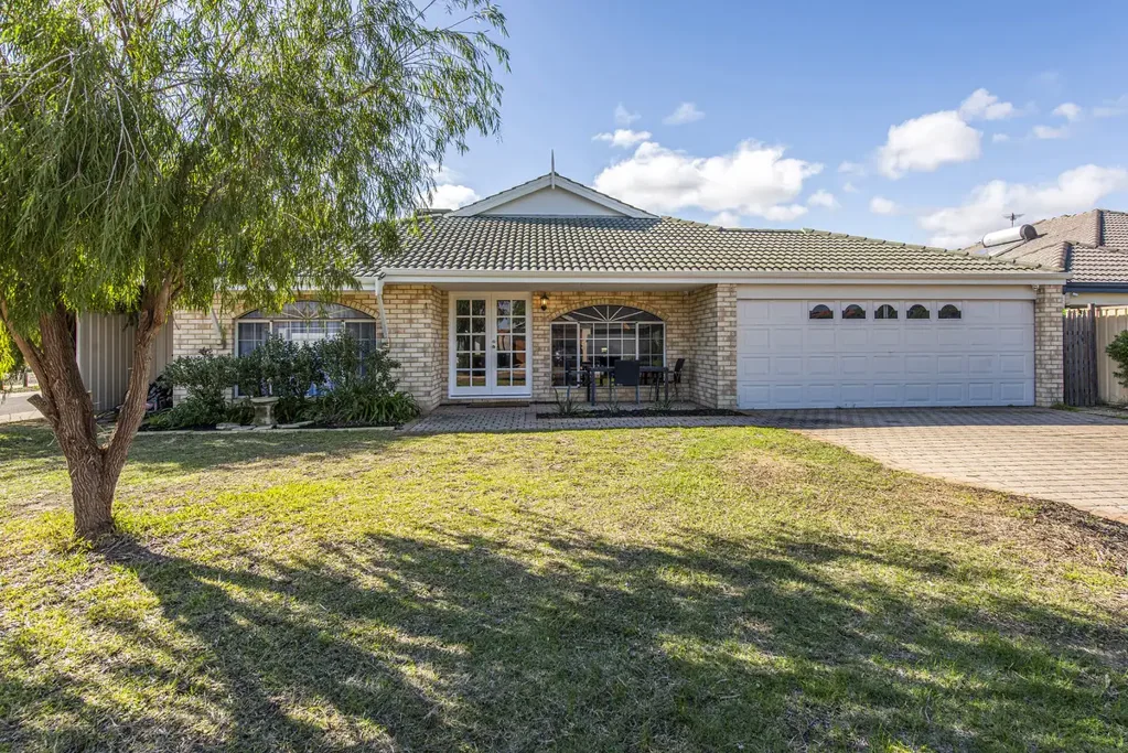 1 Jordan Place, Wattle Grove, WA 6107