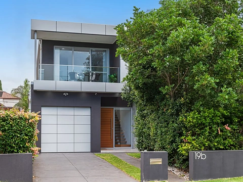 Miranda 4 Bedroom Architecturally Designed Luxury in a Peaceful Miranda Cul-De-Sac