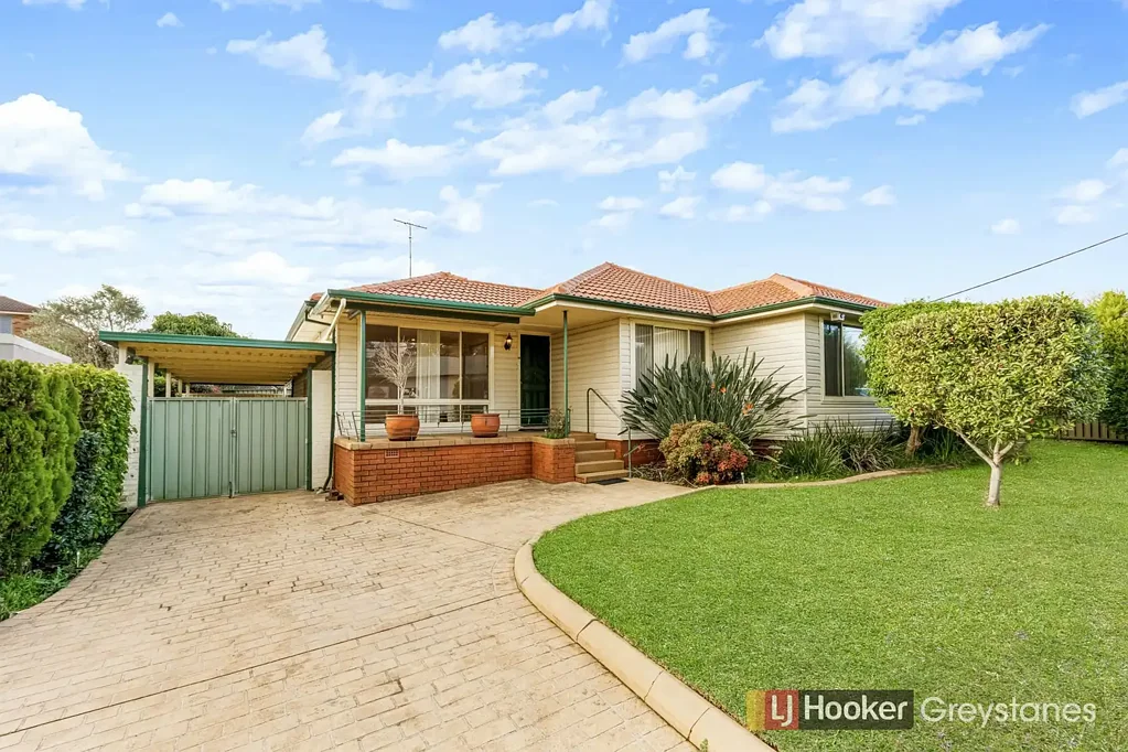 GREAT FAMILY HOME WITH AIR CONDITIONING