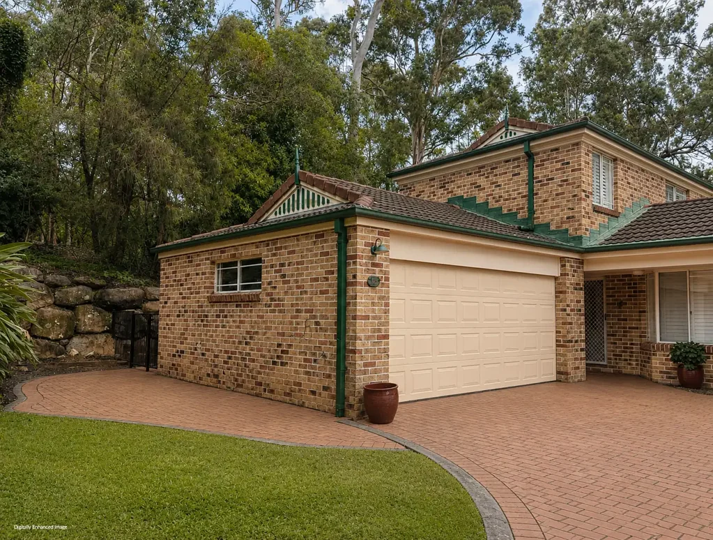 Robina 4 Bedroom Private Golf Course Living with Space, Style and Security