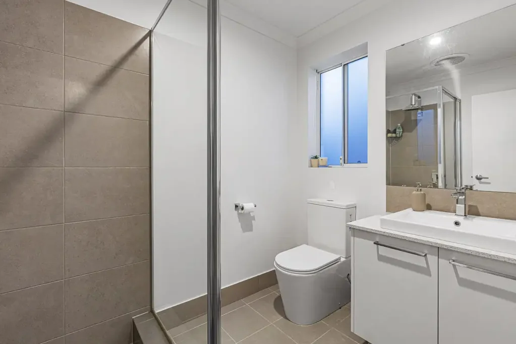Sinagra 4 Bedroom Near New Home in the heart of Garden Park Grove