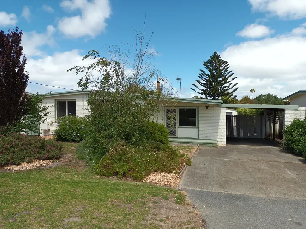 Orana 4房  Large Family Home on Generous Block
