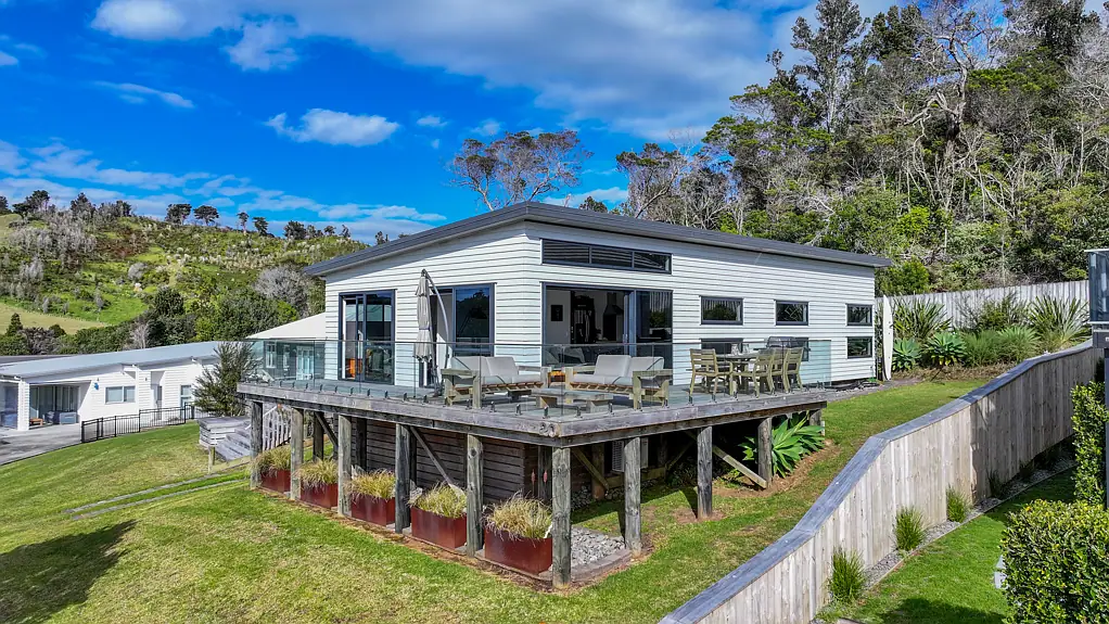 Whiritoa 3房  Beach home too good to ignore