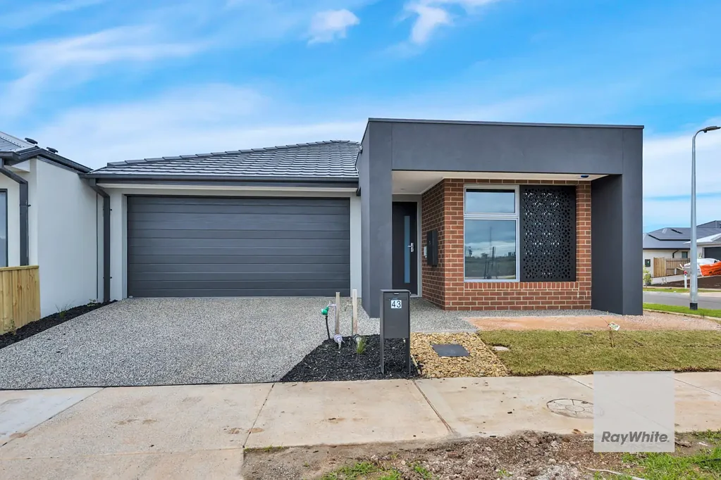 Brand-New 4-Bedroom Home with Alfresco Entertaining in Unity Park Estate
