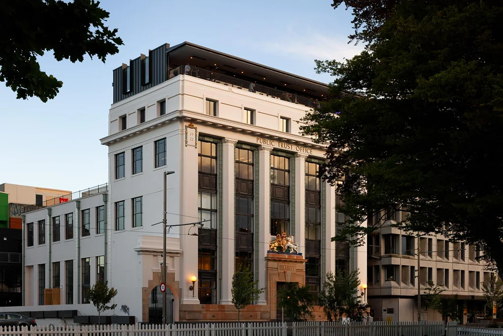 Christchurch Central Prestigious Address, Excellent Fit-out