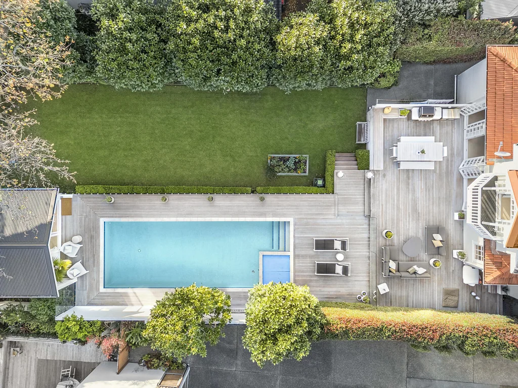 Remuera 5chambre The magic unfolds in the backyard