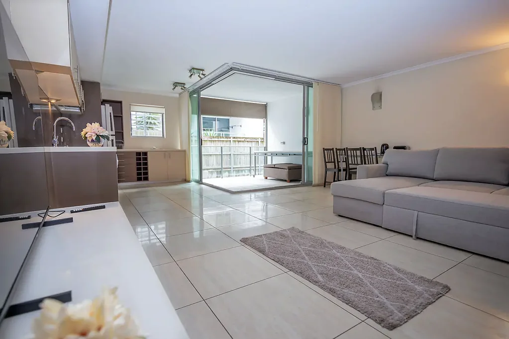 Fully Furnished 2-Bedroom Retreat in the Heart of Brisbane