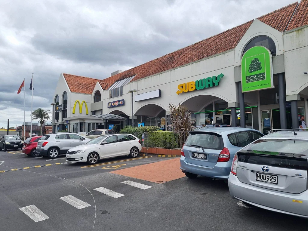 Royal Oak BETWEEN MCDONALD'S, HELL PIZZA AND SUBWAY!