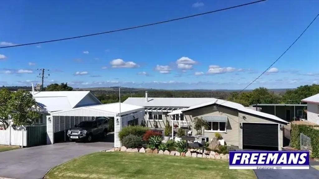 Kingaroy 3房  Stunning renovation in perfect hill location
