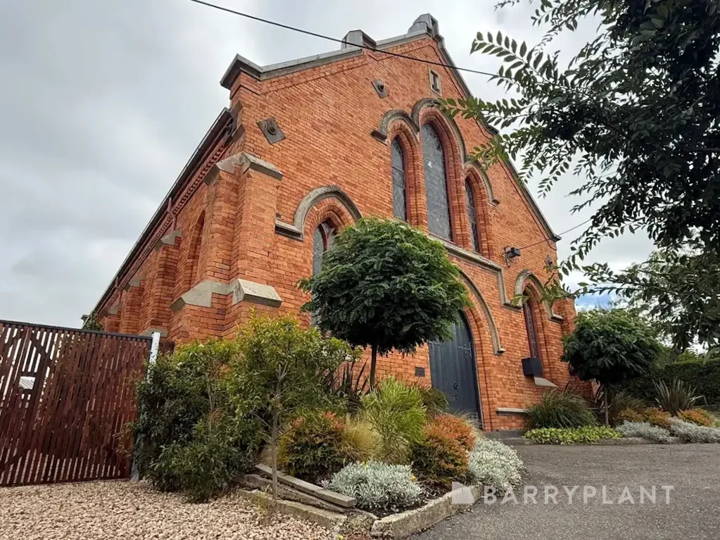 Ballarat East 5 Slaapkamer Historic Church with the Most Incredible Transformation