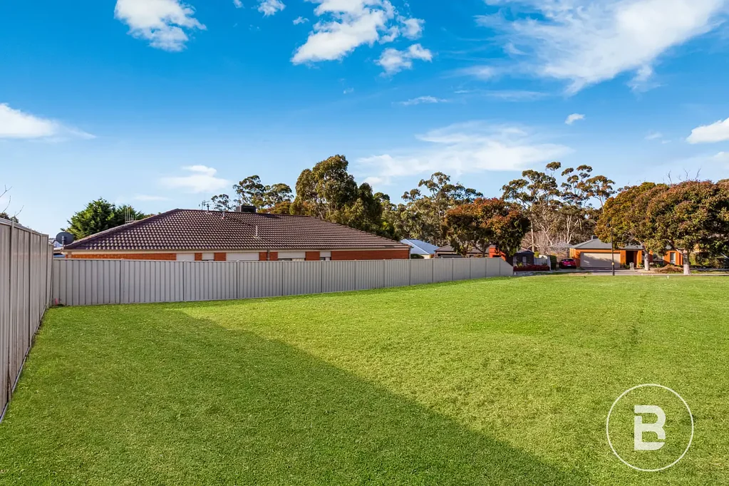 24 Amara Way, Kangaroo Flat, VIC 3555