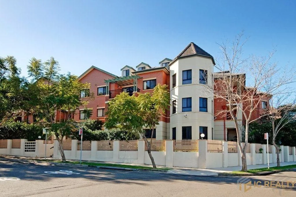 Stylish 3-Bedroom Apartment in the Heart of Burwood
