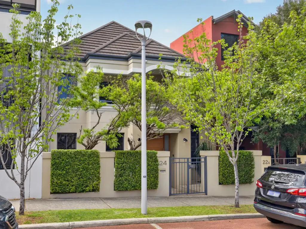 East Perth 4 Bedroom Timeless Presence - Contemporary Indulgence!