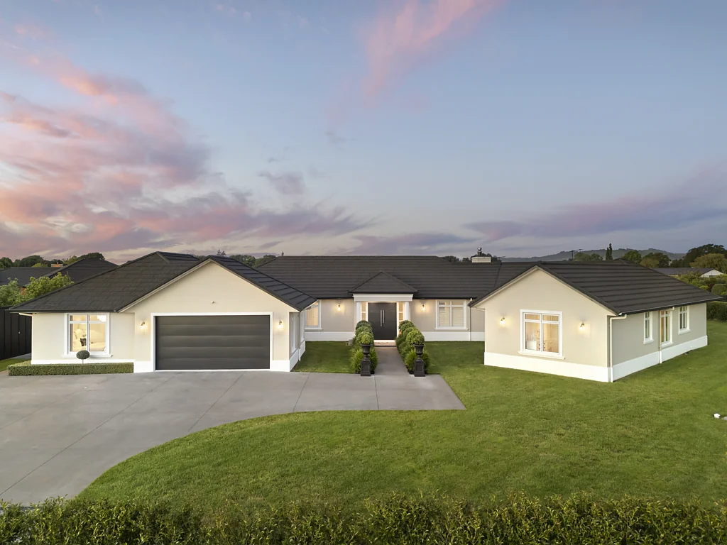 Leamington 5房  Classical Elegance in Prime Cambridge Location!