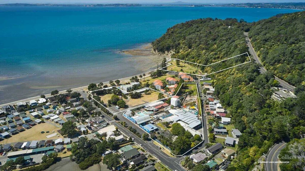 Waiwera 45,680㎡待开发地块  温泉和健康设施 滨海绝佳位置 独立产权 有利的土地使用分区 无限潜力与价值 Waiwera - The time has come