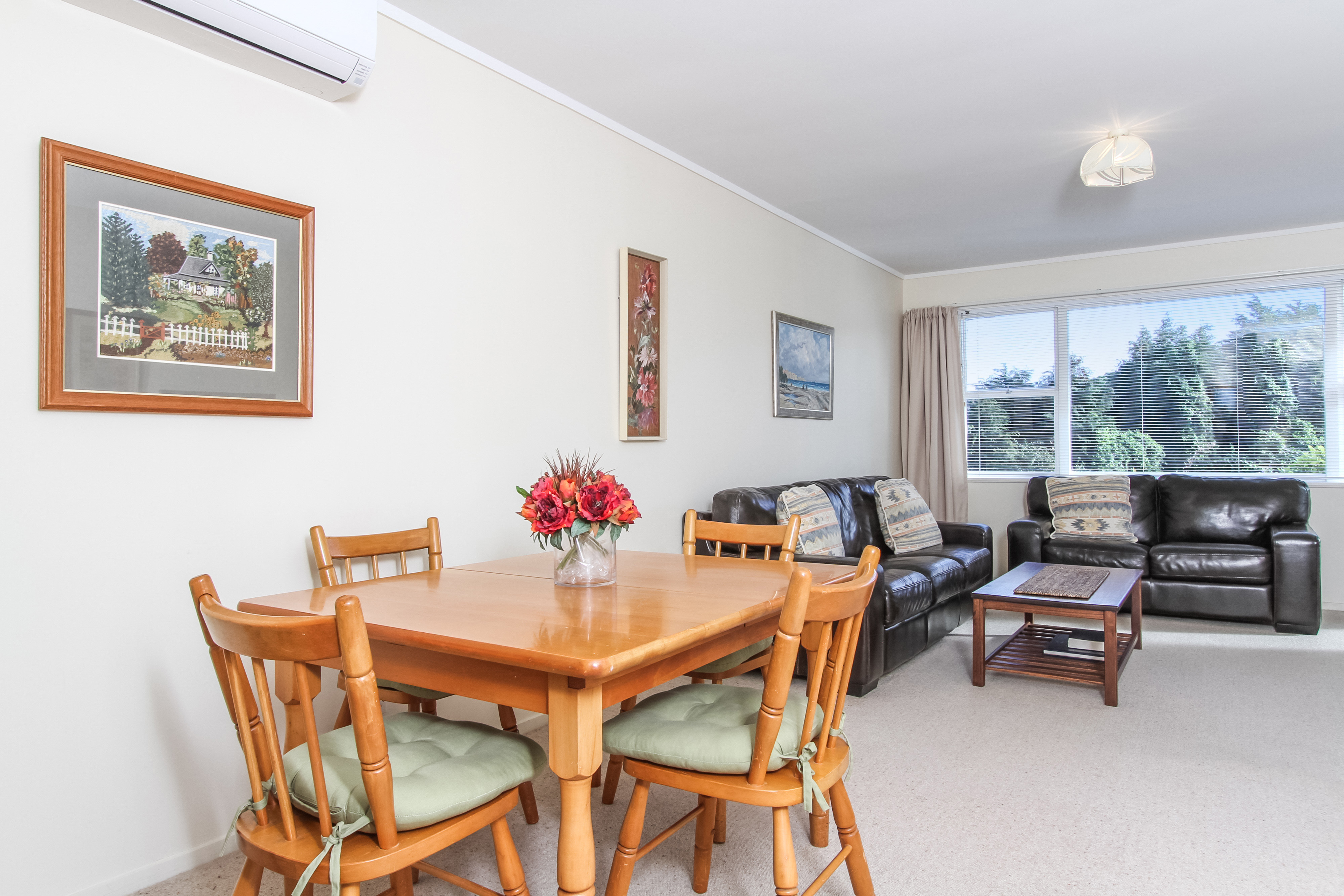 2/13 Montgomery Avenue, Rothesay Bay, Auckland - North Shore, 2 कमरे, 1 बाथरूम