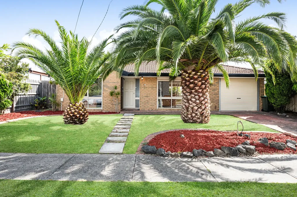 4 Bronsdon Court, Mill Park, VIC 3082
