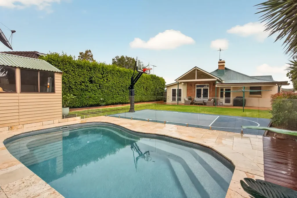 Constitution Hill 3Zimmer Timeless character, contemporary luxury and exceptional family entertaining