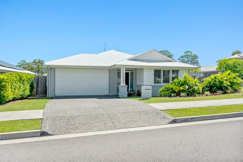 8 Challenger Way, Coomera, QLD 4209
