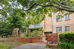1/96 Agnew Street, Norman Park
