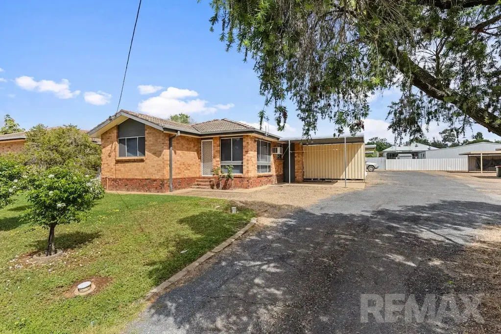 Ashmont 6房  Three Units, on One Title. EOI Closes 5th November 2026