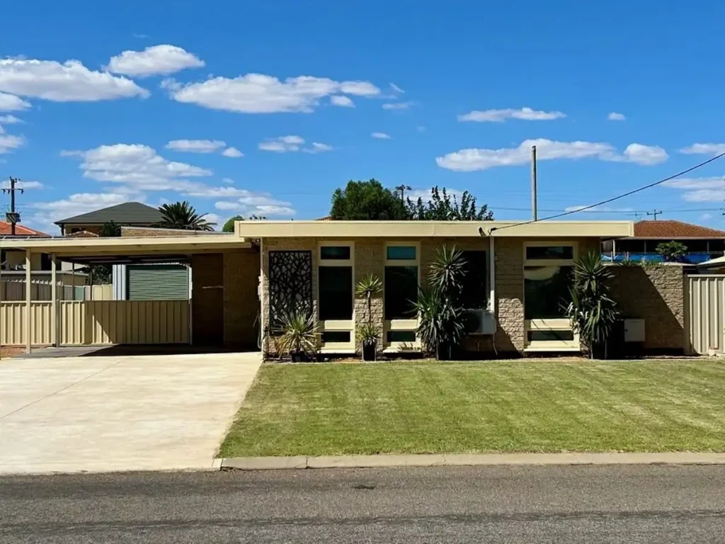 11 Paringa Street, Mount Tarcoola, WA 6530