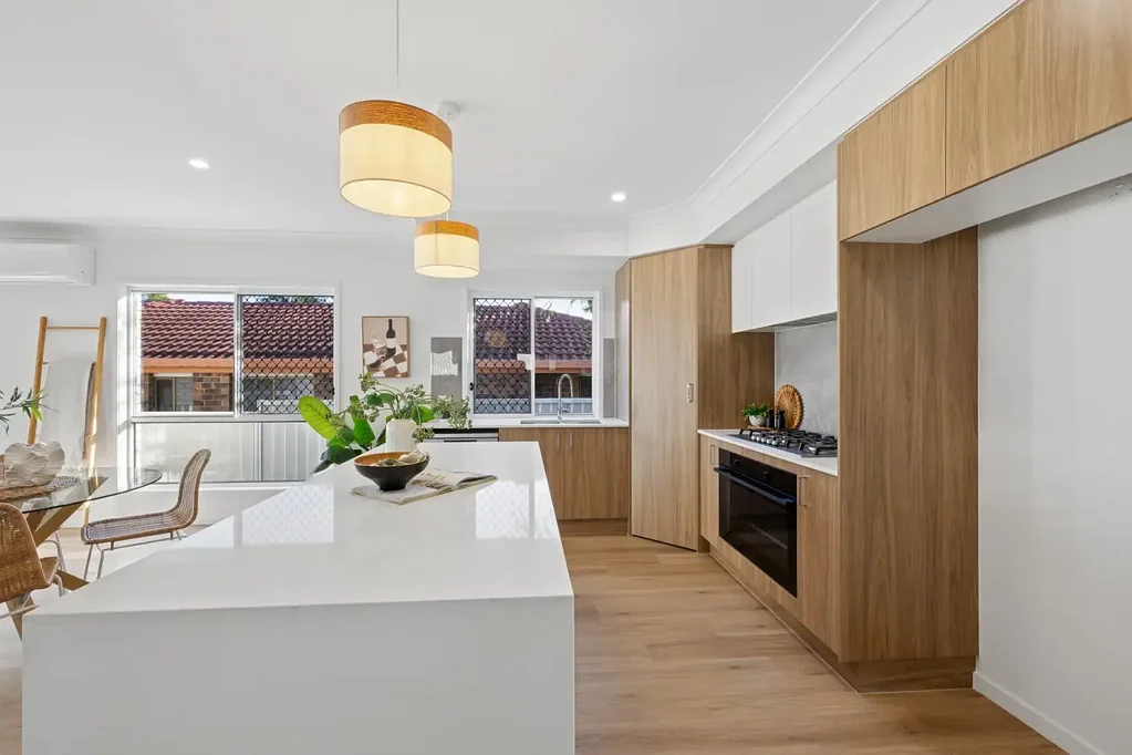 Redland Bay 4房 全新Evolve住宅 现代装修 优质工艺 低维护生活 4卧套间主卧 燃气灶烤箱 步行滨水区 咖啡馆购物 近优质学校 海滨生活便捷 COASTAL LIVING - HEART OF REDLAND BAY