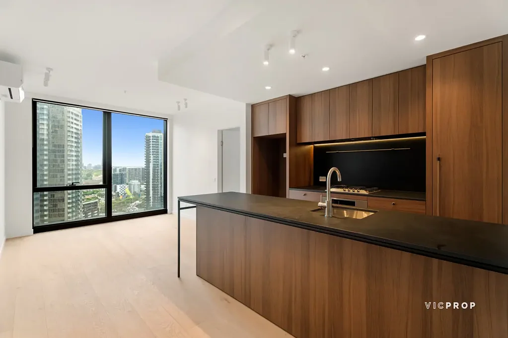 MODERN CITY SANCTUARY IN THE HEART OF SOUTHBANK