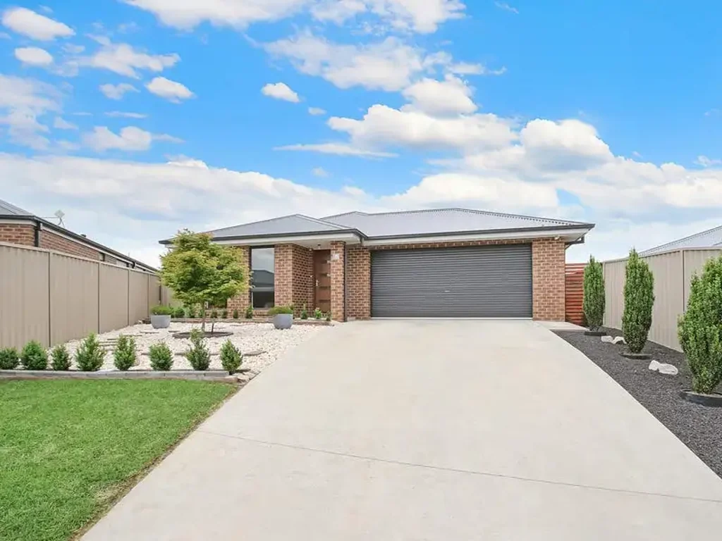 Modern Familiy Home in Thurgoona!!