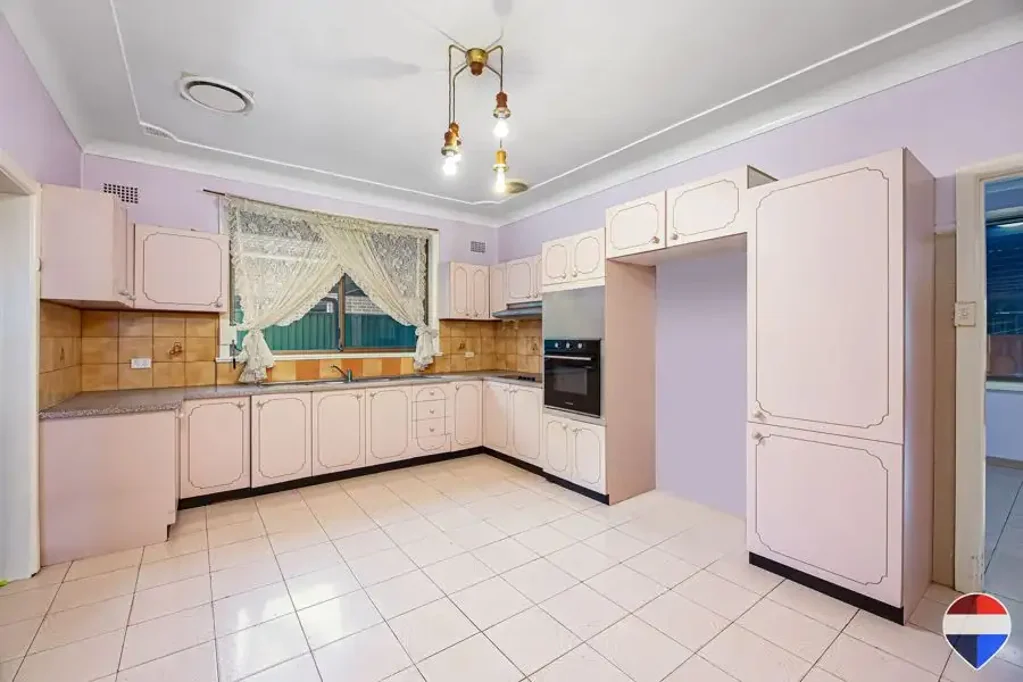 Greystanes 3Kwarto Auction |  556 Square Metre Block with Granny Flat or Duplex Potential (S.T.C.A.)