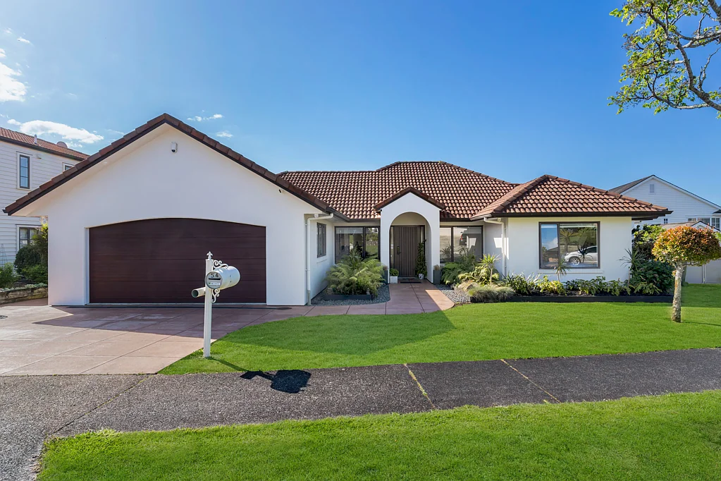 54 Mt Lebanon Crescent, The Gardens, Manukau City, Auckland