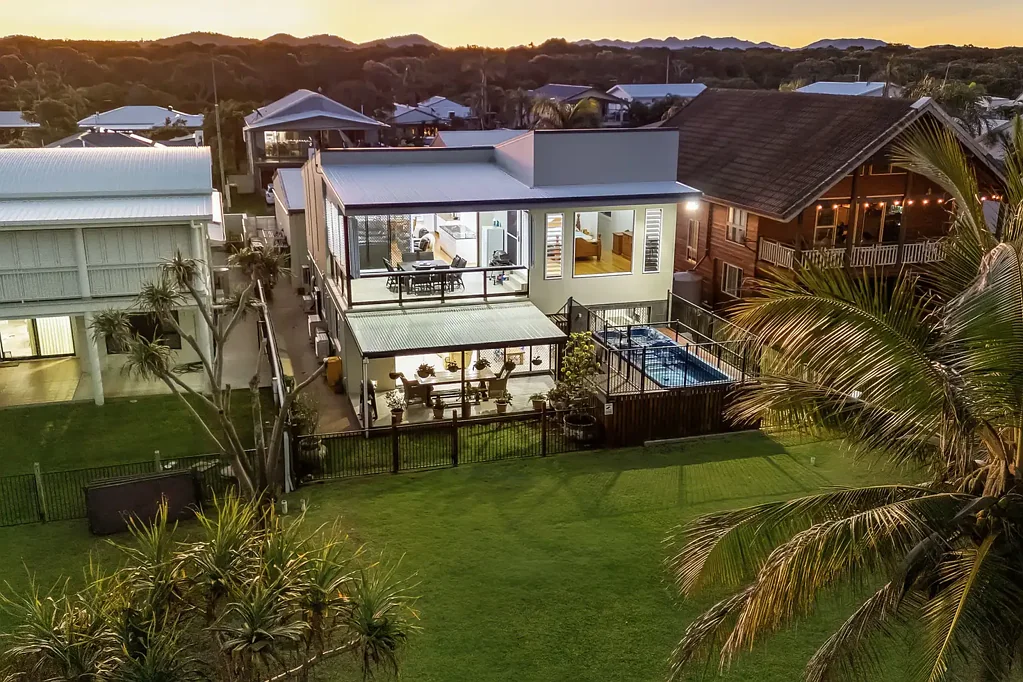 Bangalee 4 Bedroom Live the Ultimate Coastal Lifestyle – Absolute Beachfront Luxury at Bangalee, Yeppoon