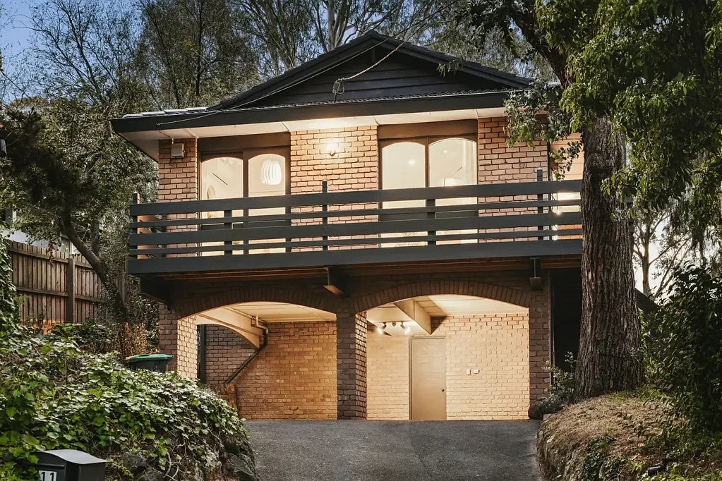 Blackburn 5房  Luxuriously reimagined in a setting of natural seclusion