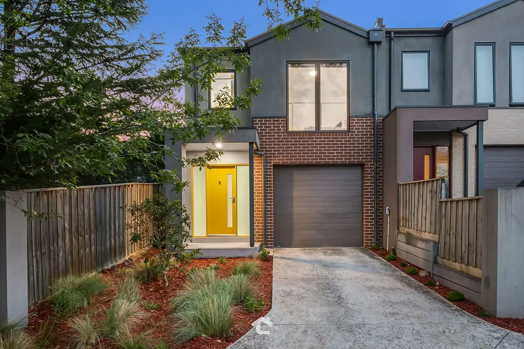 8 Toby Place, Mooroolbark, VIC 3138