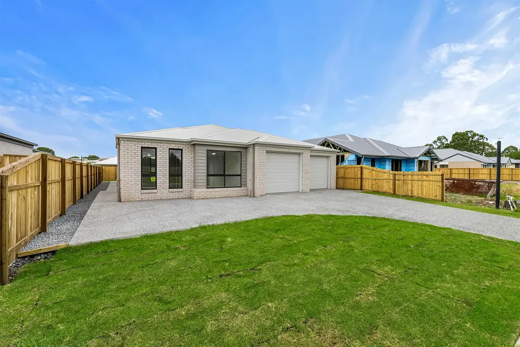 Modern 4 Bedroom Duplex - Spacious, Stylish & Ready to Call Home 1/12 Mali Way, Logan Village QLD 4207