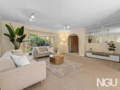 Carindale 4房 可即刻入住的低层住宅，占地677平方米，位于蓝筹地段 Carindale Move-In Ready Low Set Living on 677sqm in Blue Chip Carindale