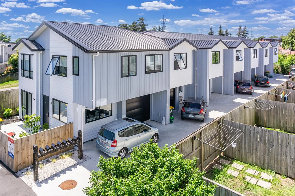 Hamilton East 3 Bedroom Fully Furnished Investment - $750pw Income