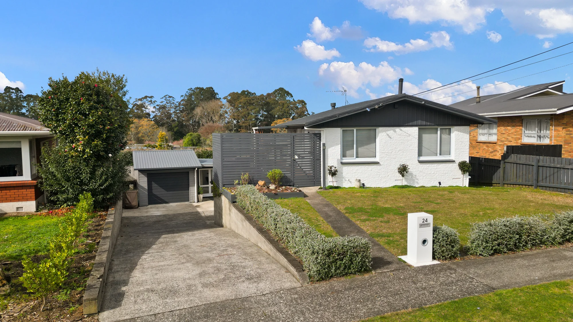 Glenview 3ਬੈੱਡਰੂਮ Home + Airbnb Potential | Large Section