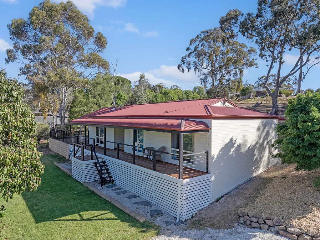 18 Blyth Road, Clare, SA 5453