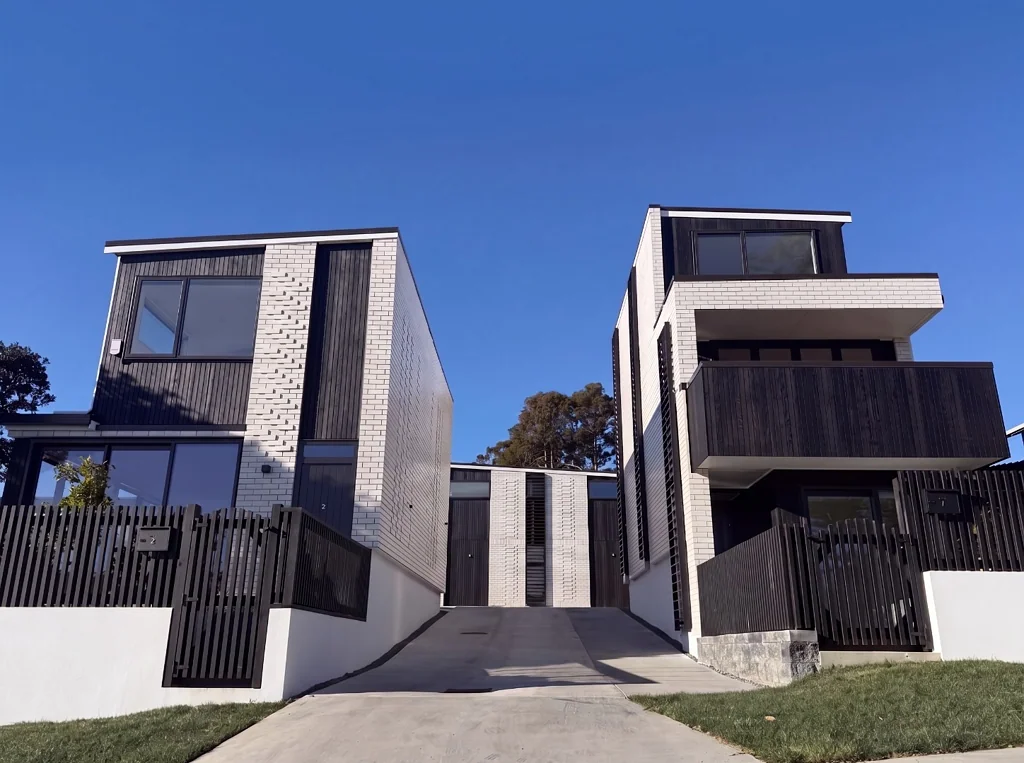 Modern 3-Bedroom Townhouse in Quiet Birkdale Location