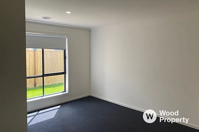 8 Carnation Dr, Rockbank, VIC 3335, 4 rūma, 2 rūma horoi, House