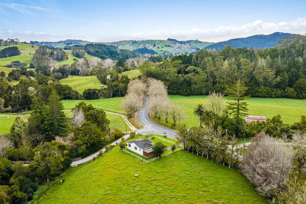 Makarau River Cottage