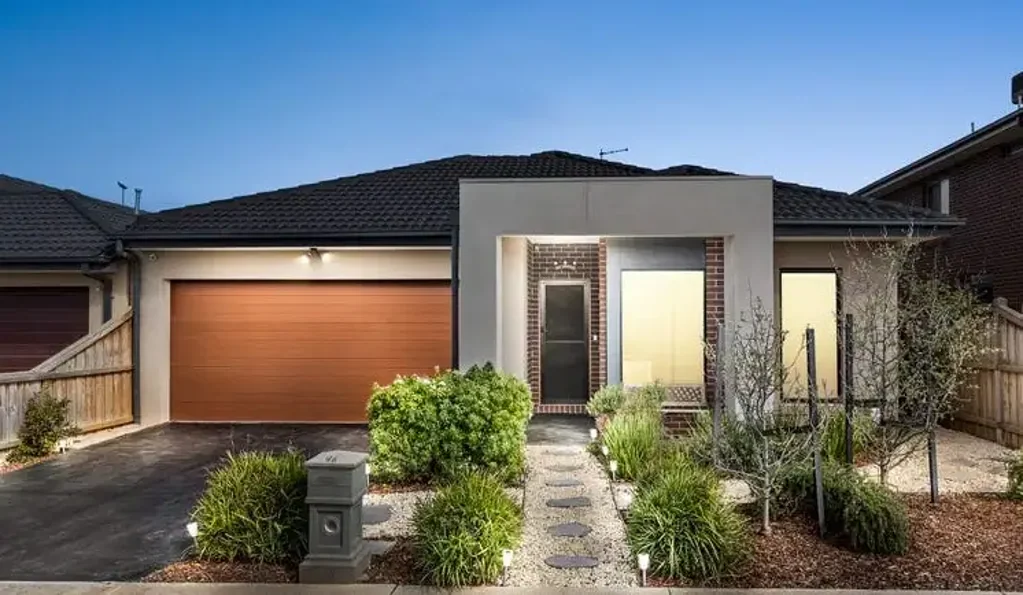 Modern Family Living in Prime Location