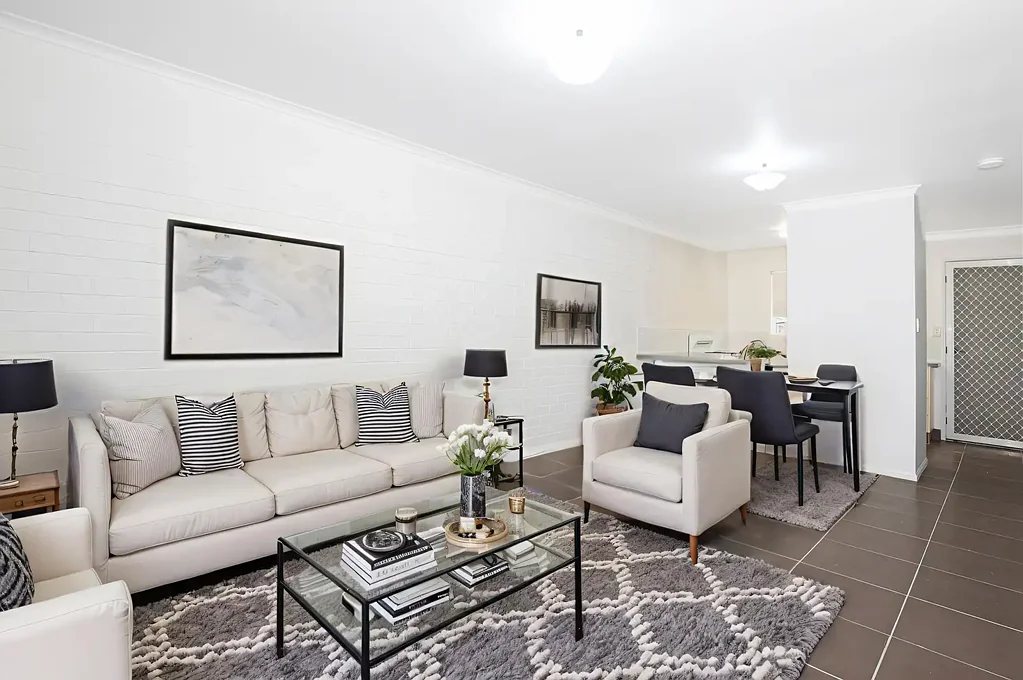 Woodridge 2침실 Charming Townhouse - Perfect for First Home Buyers or Investors