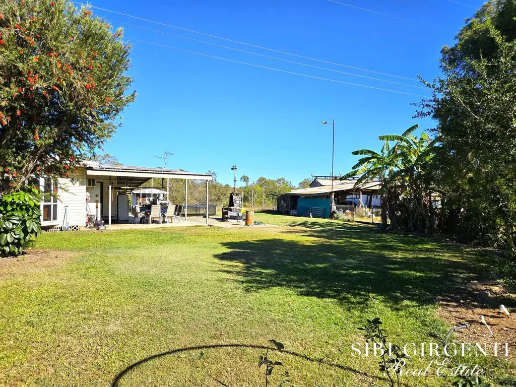 Mareeba  🌿 Private Acreage Living with Multiple dwellings & Permanent Creek 🌿