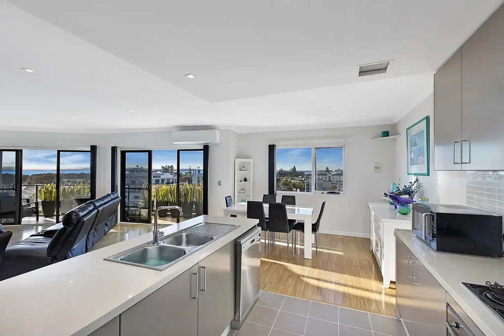 The Entrance 3chambre Panoramic Water Views, Space & Convenience