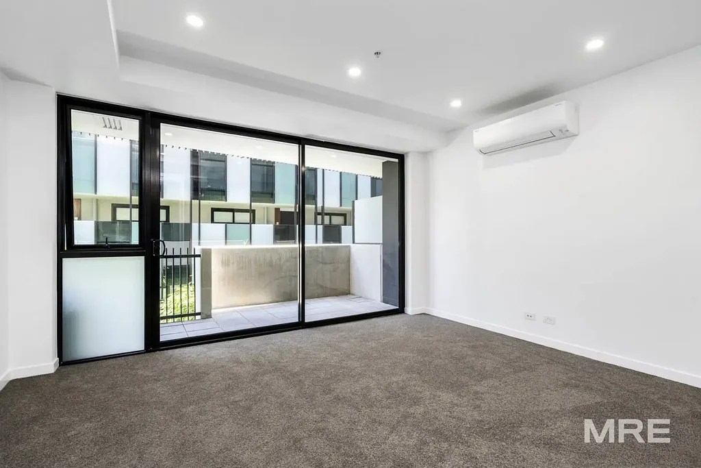 Stylish bayside living in the heart of st kilda