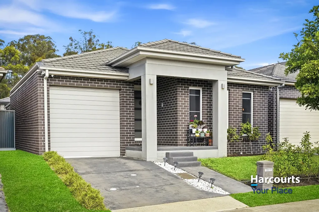 Jordan Springs 3 Bedroom Stunning Family Entertainer with Incredible Outdoor Setup
