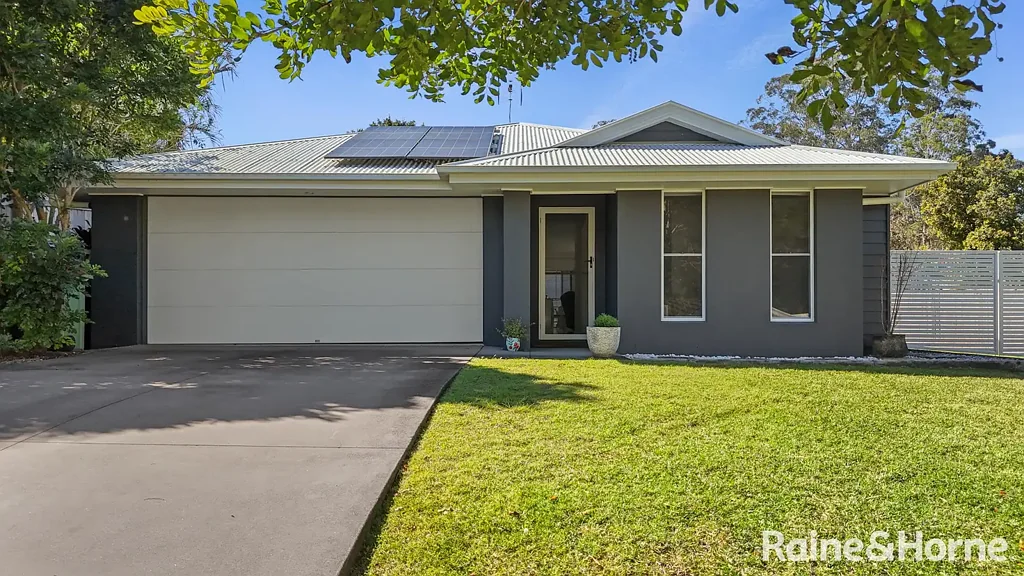 Cooroy 3 Slaapkamer Modern Living with Exceptional Shedding & Space to Spare